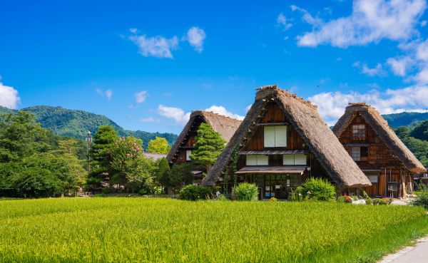 Kanazawa > Shirakawago > Takayama 