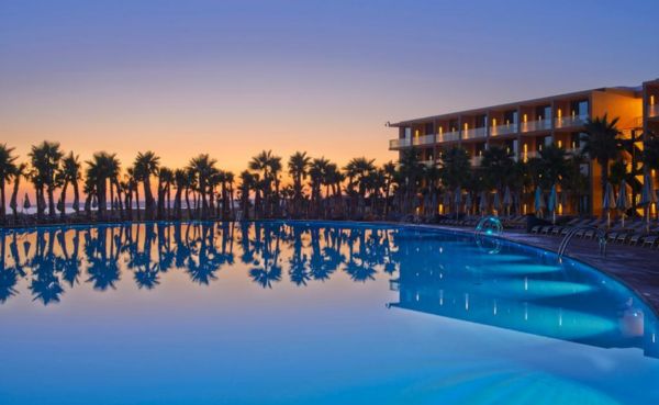 WINE & BOOKS BY THE SEA ALGARVE RESORT 5*