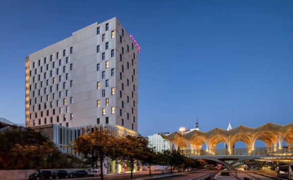 MOXY LISBOA ORIENTE 4*